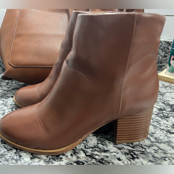 J Crew Minimalist Ankle Boots - Picture 2 of 9